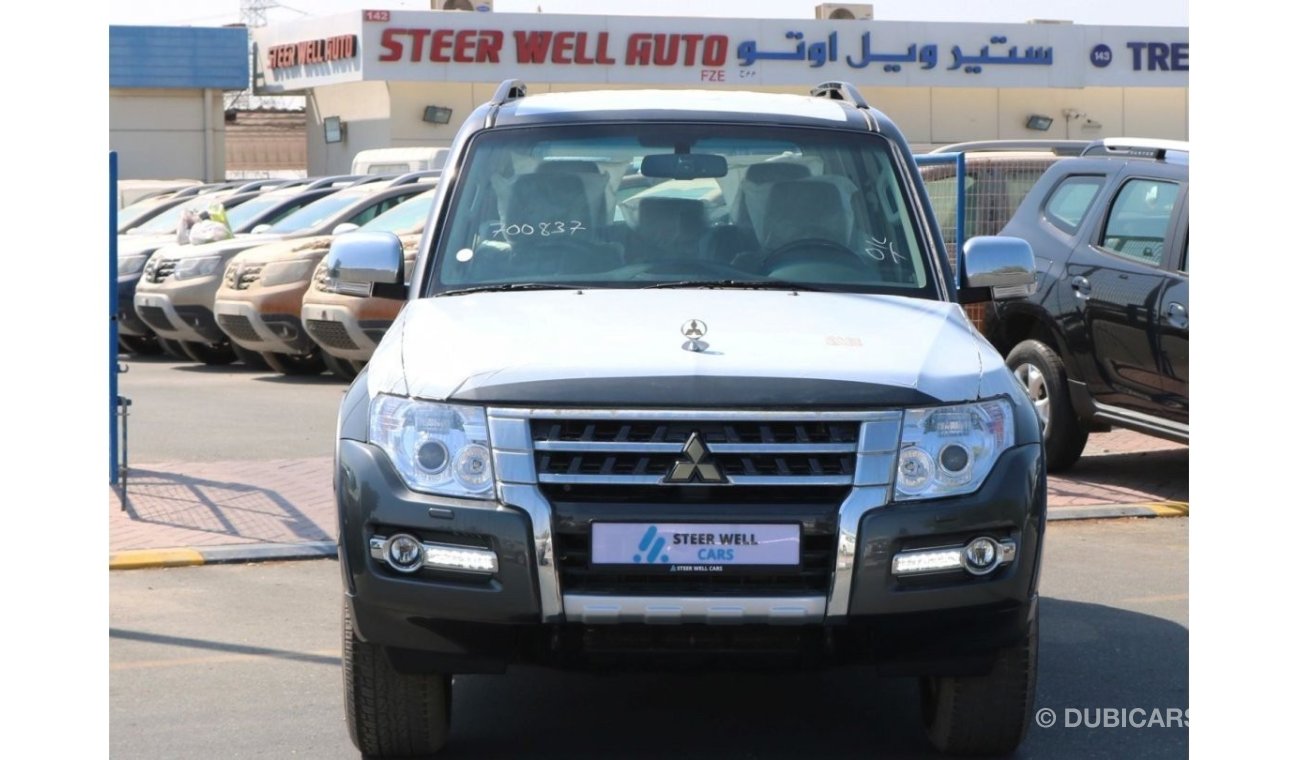 ميتسوبيشي باجيرو 2022 | BRAND NEW PAJERO 3.0 L - GLS V6 H/L - WITH SUNROOF - EXPORT ONLY