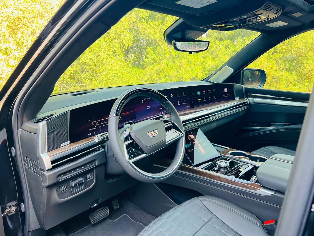 Cadillac Escalade Premium Luxury Platinum 6.2L 4WD