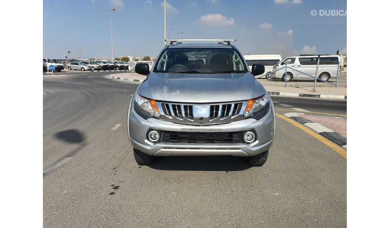 Mitsubishi Triton DIESEL 2.4 L RIGHT HAND DRIVE FULL OPTIONS