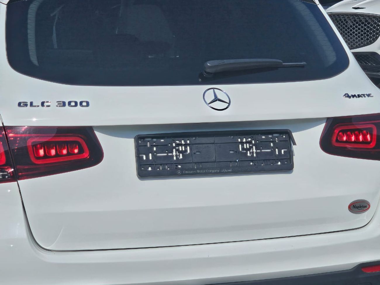مرسيدس بنز GLC 300 4MATIC 2.0L