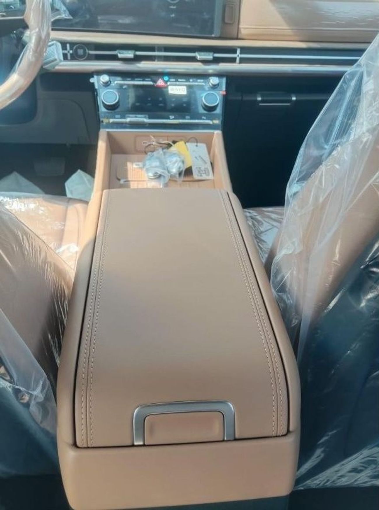 هيونداي سانتا في 2.5L PETROL 4WD LUXURY 2025