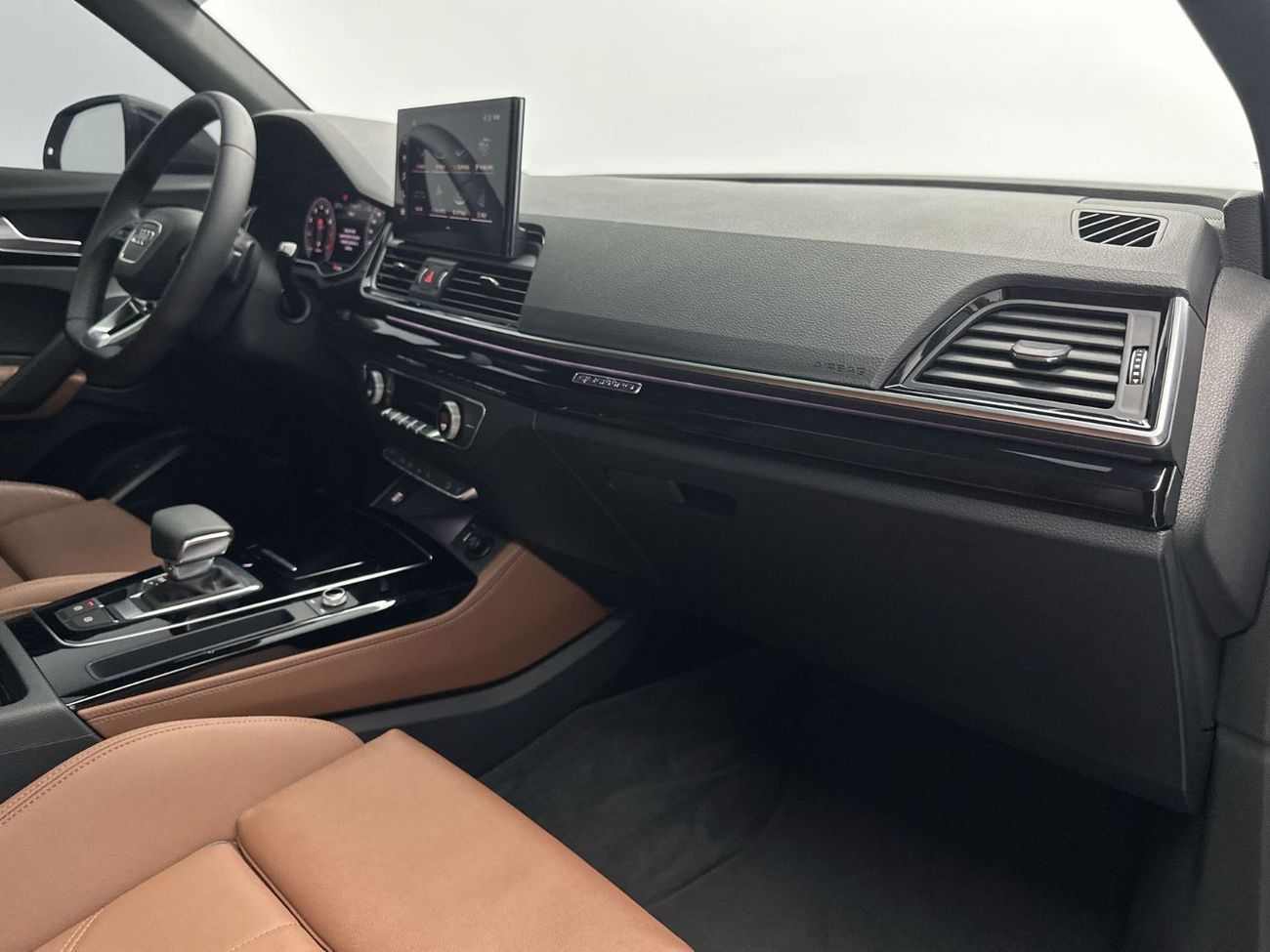 أودي Q5 45 TFSI S-LINE quattro 249hp (Ref# 70795)