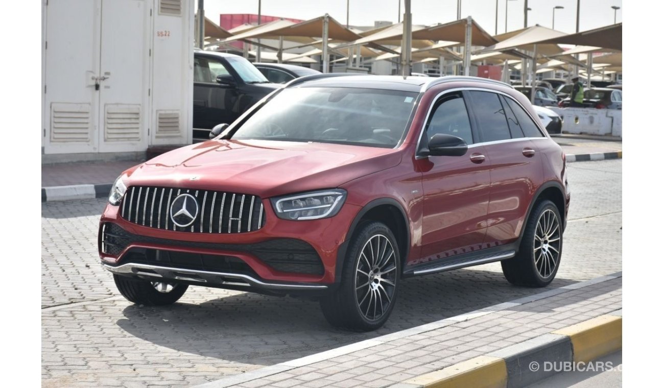 مرسيدس بنز GLC 300 SUV / EXCELLENT CONDITION / WITH WARRANTY