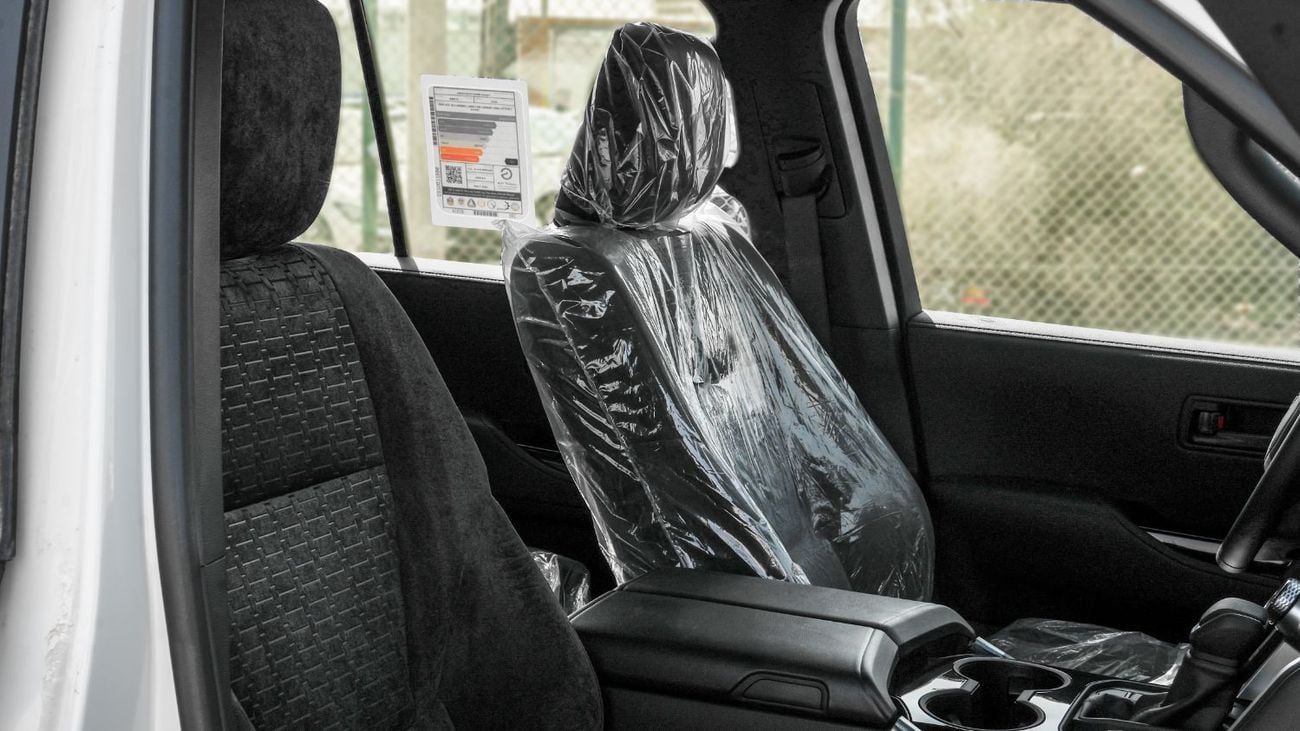 Toyota Land Cruiser 2025 Toyota Land Cruiser GXR 4.0L AT Petrol (White-Black)