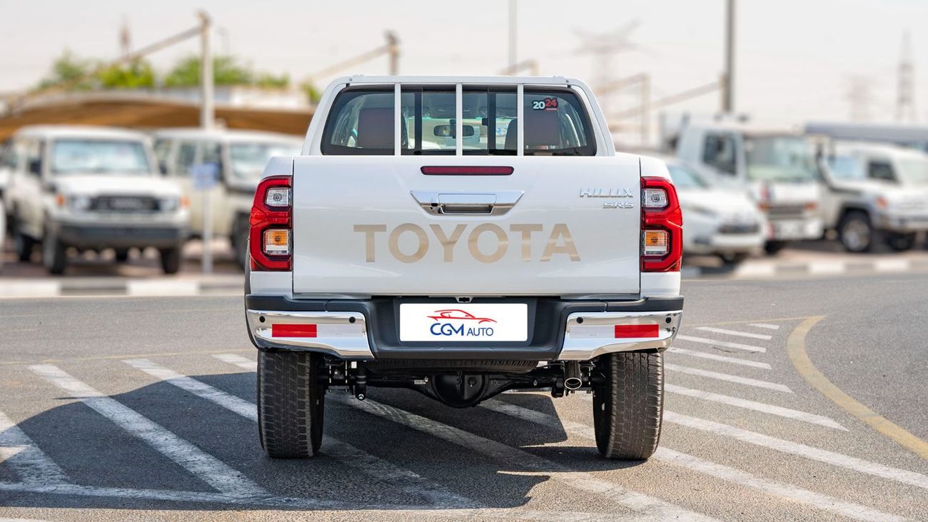 Toyota Hilux 2025 Toyota Hilux TRD SR5 4.0L petrol AT - GCC (Export price)