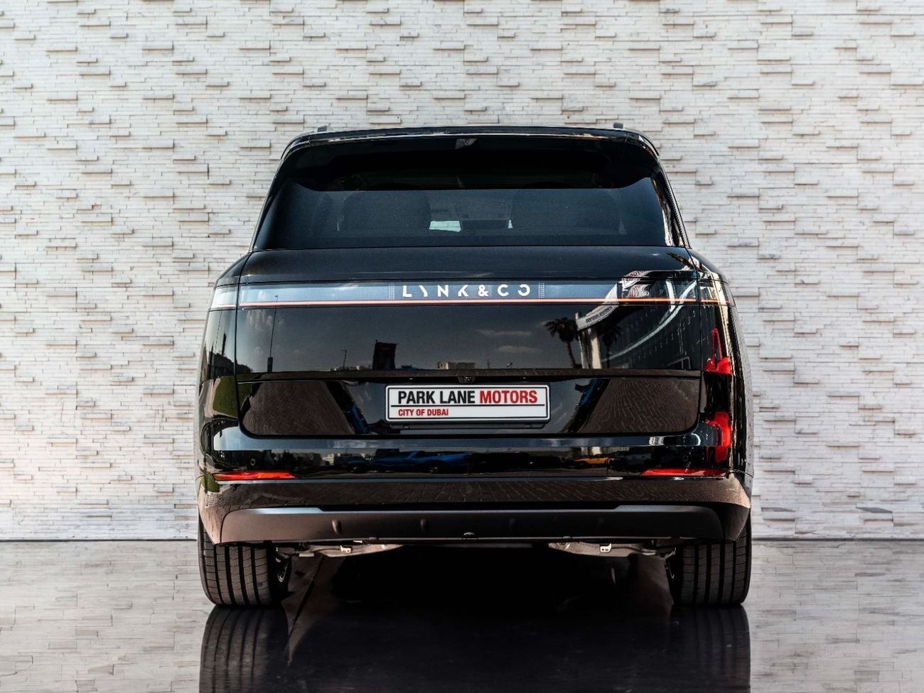 Lynk & Co 900 TRI-MOTOR EDITION