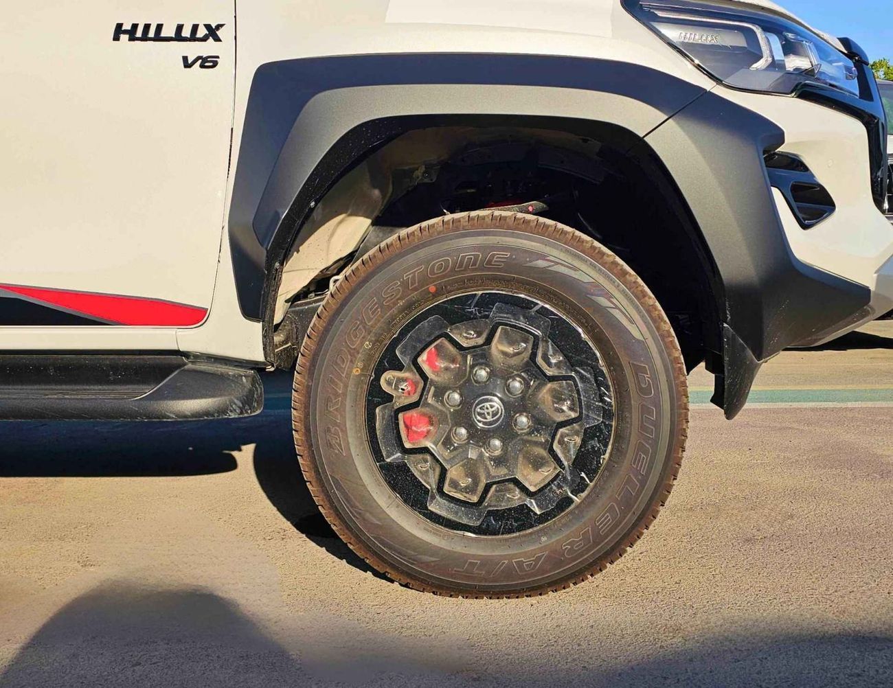 Toyota Hilux GR SPORT / EURO 4 / A/T / 4.0L V6 PETROL / 360* CAMERA / LEATHER SEATS / FULL OPTION (CODE # 69087)