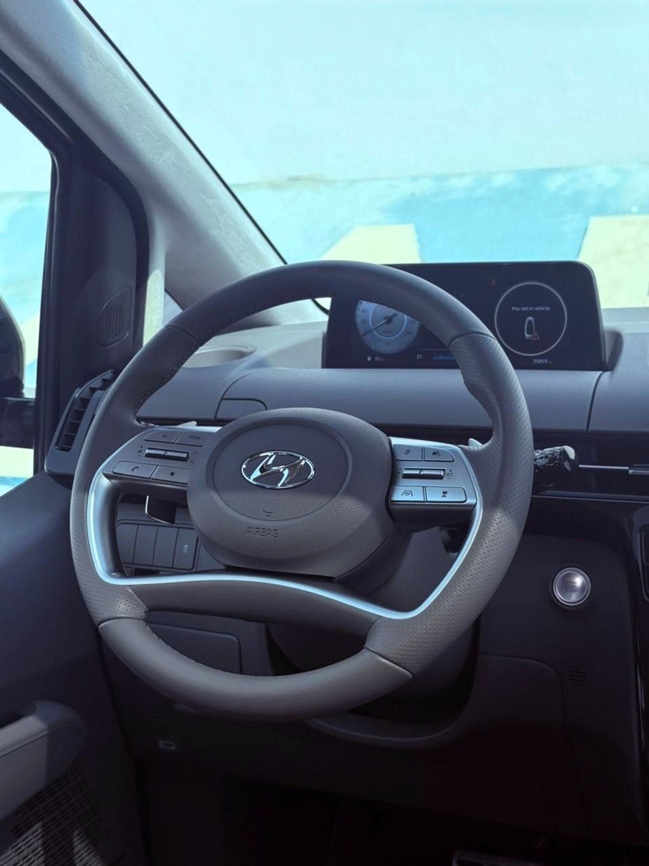 Hyundai Staria Luxury 3.5L HYUNDAI STARIA LUXURY | GCC SPECS | YEAR: 2024 | KMS: 35,800 | 5-YEARS WARRANTY | 5-YEAR