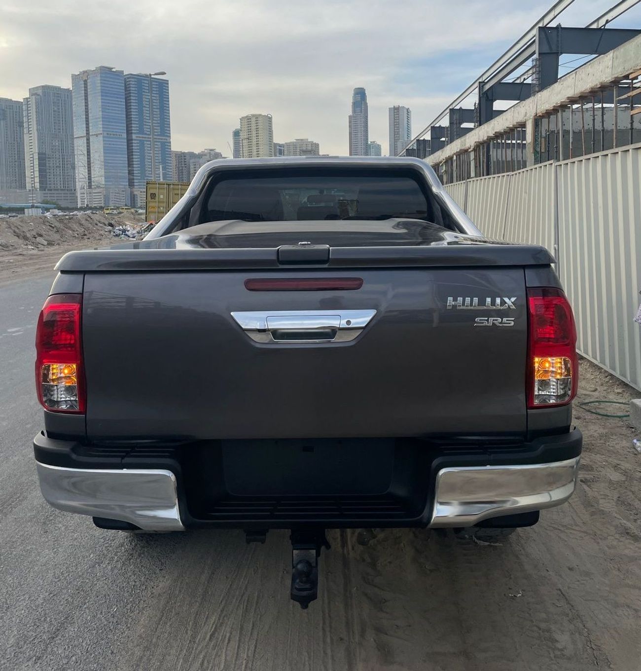 تويوتا هيلوكس RIGHT HAND VEHICLE ONLY FOR RIGHT HAND DRIVE