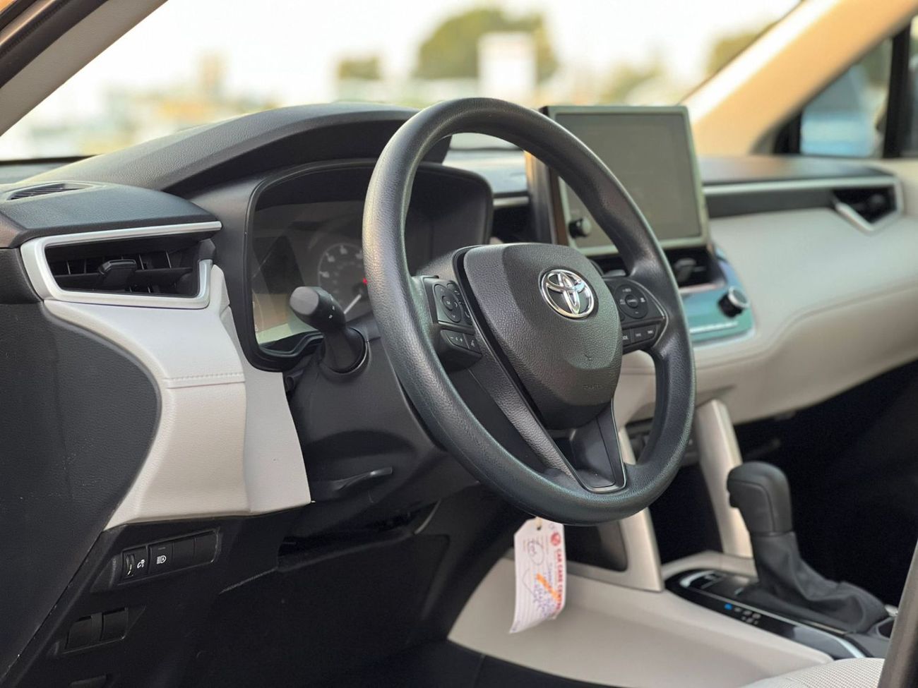 Toyota Corolla Cross 2025 Toyota Corolla Cross L Low Mileage - 2.0L V4 - Rear Camera