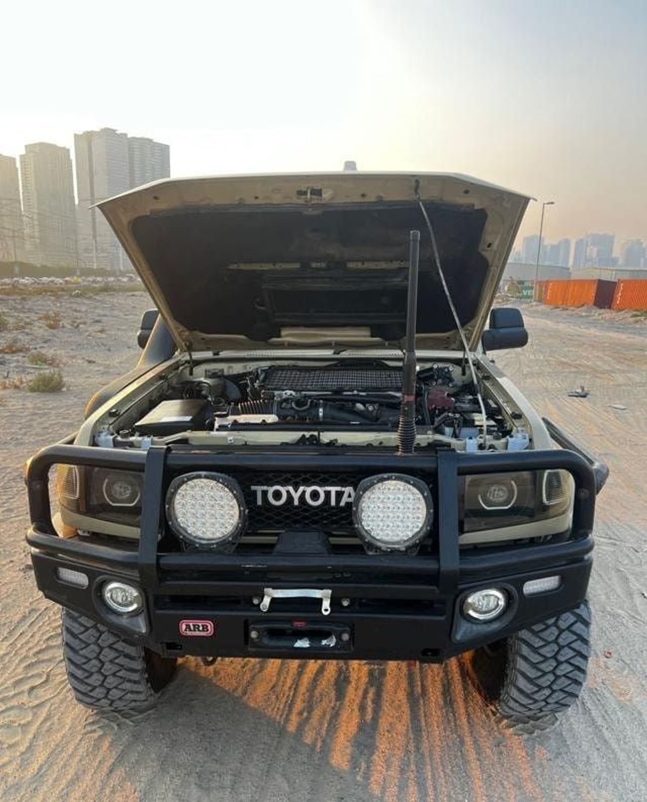 تويوتا لاند كروزر 70 RIGHT HAND DRIVE DIESEL 4.5 LITER MANUAL GEAR