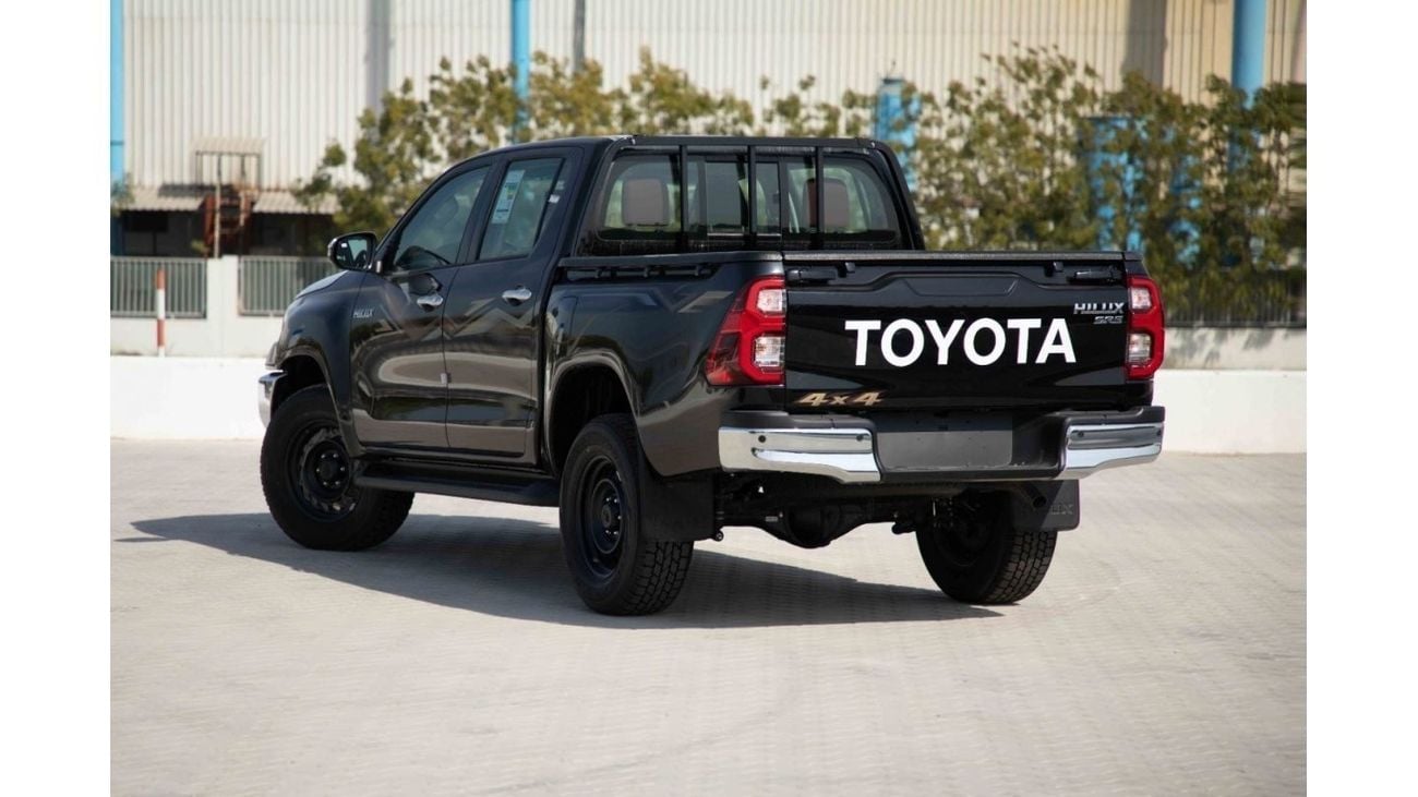 تويوتا هيلوكس تويوتا هيلوكس 4x4 DC 2.8 SR5 - أسود من الداخل عنابي