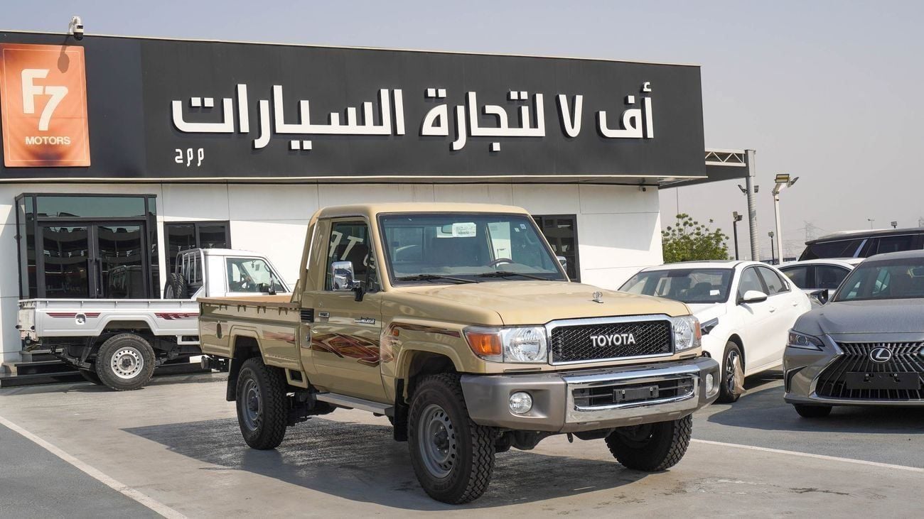 تويوتا لاند كروزر بيك آب 4.0L V6 M/T