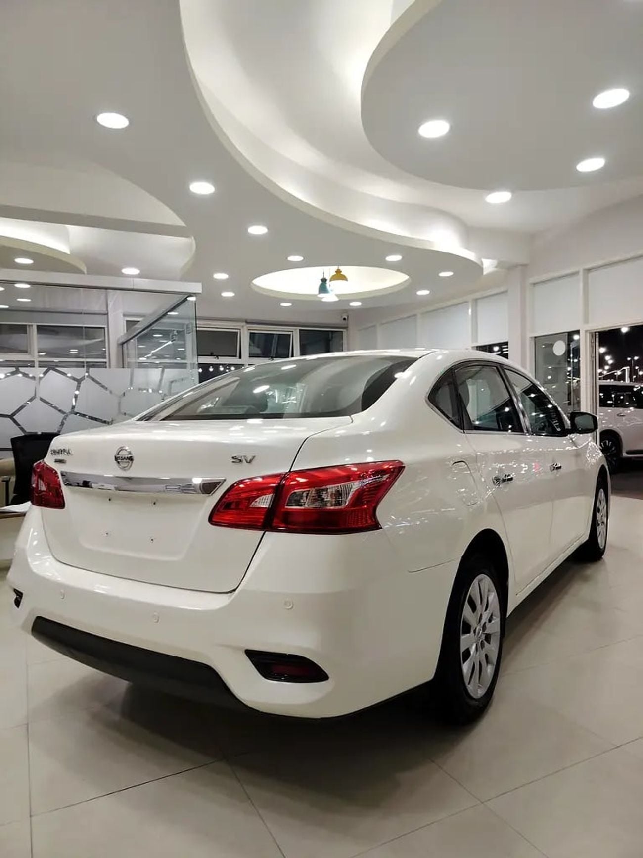 Nissan Sentra SR (NON GCC) SV 1.6L (110 HP) chines specs