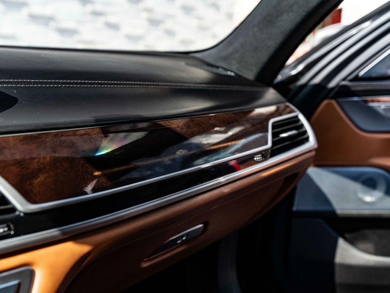 BMW M760Li xDrive 6.6L