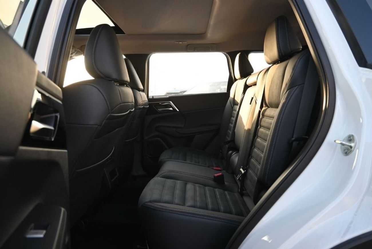 ميتسوبيشي آوتلاندر Mitsubishi Outlander 2.5L Petrol, 4WD, SUV, GCC Spec, Color White, Model 2024