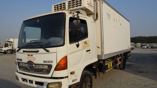 هينو 500 Hino 1021 Refrigerator Truck, Model:2008. Excellent condition