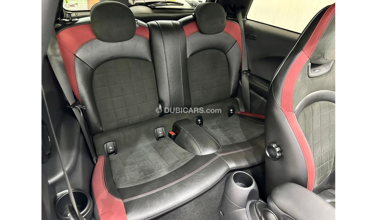 Mini John Cooper Works 2018 Mini Cooper JCW, Service History, Warranty, Low kms, GCC Specs