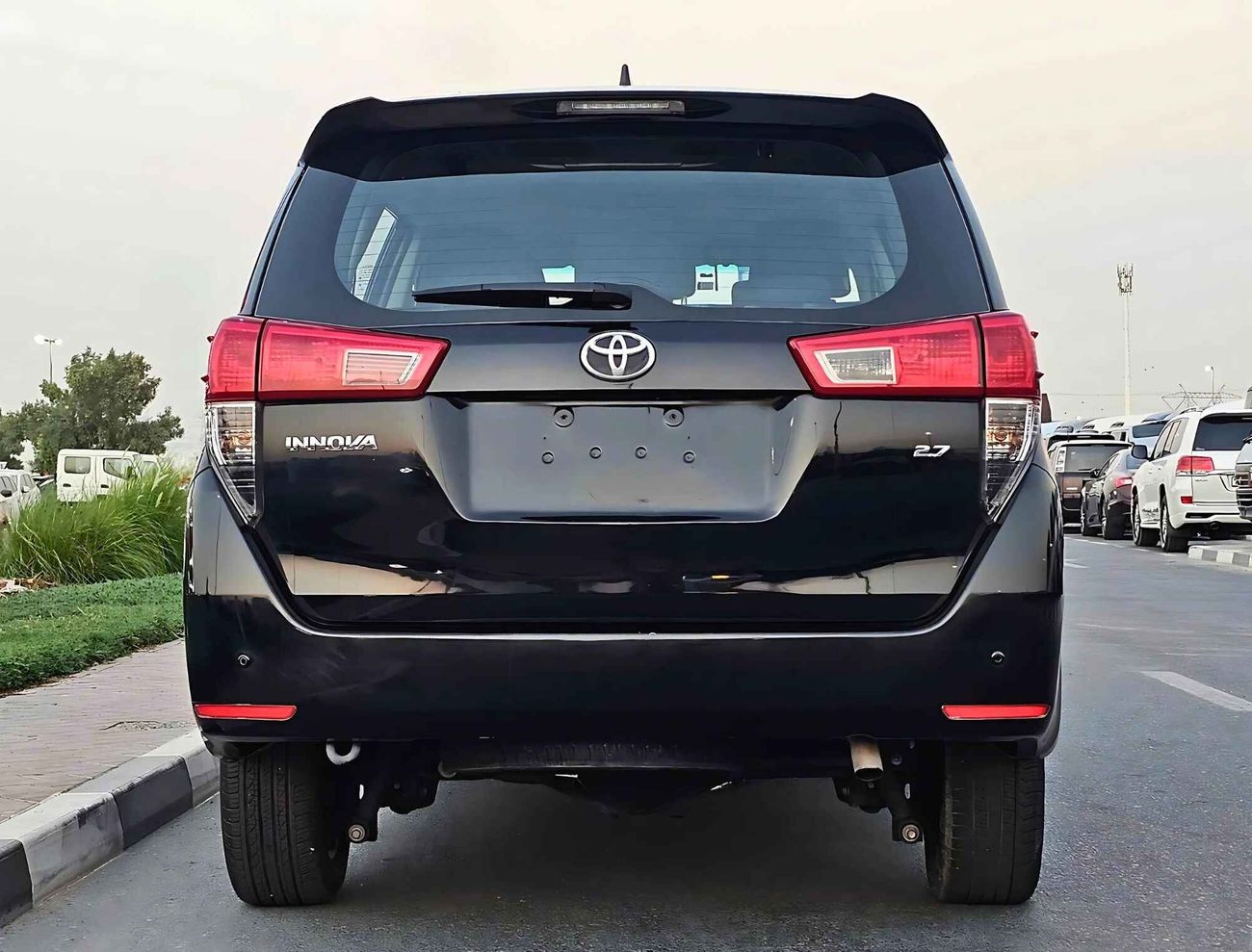 Toyota Innova SE/ V4 2.7/ 7 SEATS/ GCC/ NON ACCIDENT/ EXPORT ONLY / LOT# 20797