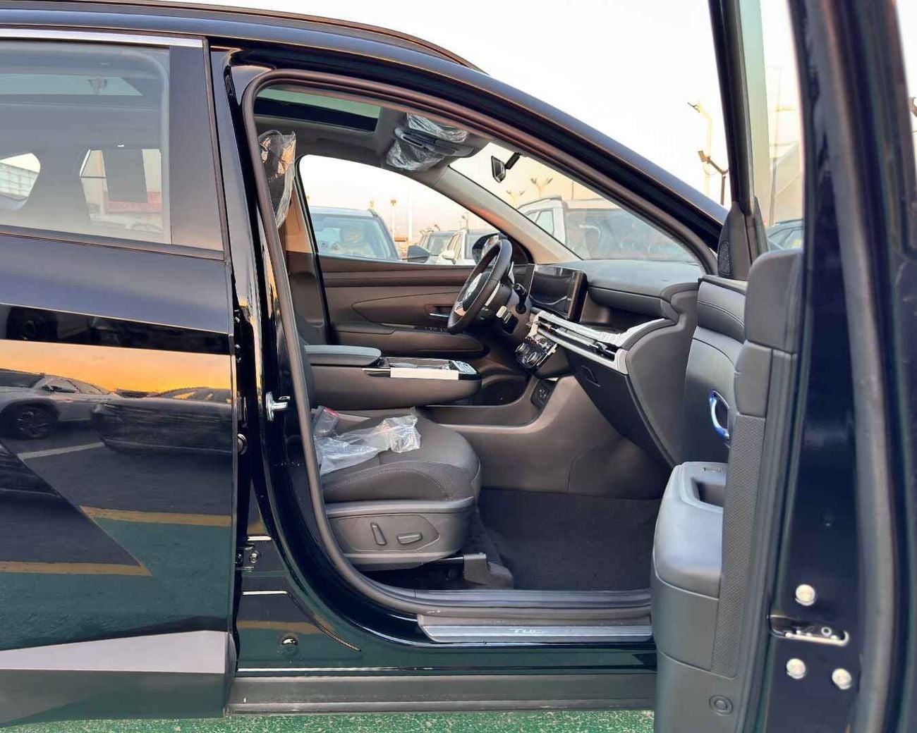 هيونداي توسون HYUNDAI TUCSON 1.6T - 2027 MODEL - GCC SPECS - BLACK COLOR