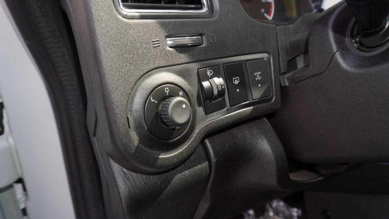 Mahindra Pik Up Brand New Mahindra Pik Up Double Cabin 2025 2.2L 4WD Diesel |White/Black |N-SC-PKP-2.2-25 |FOREXPORT