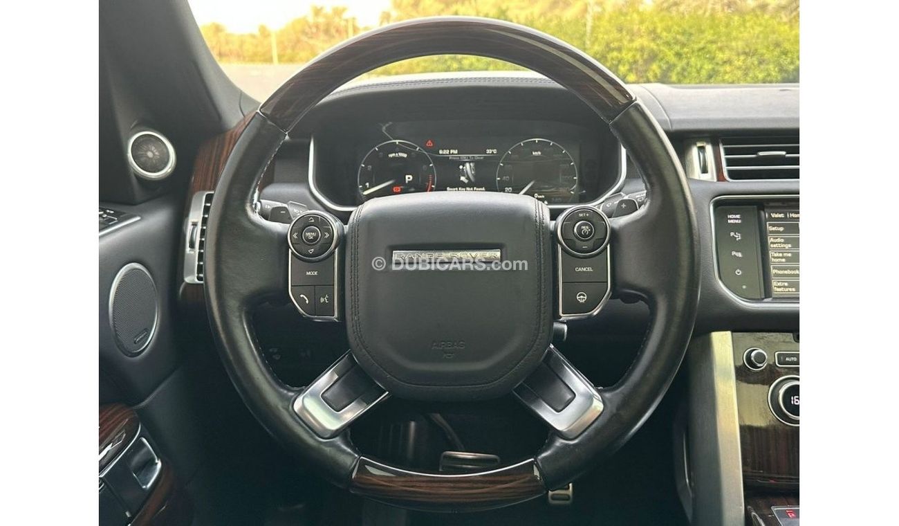 Land Rover Range Rover VOGUE HSE 2015 GCC V8 ORIGINAL PAINT // FULL SERVICE HISTORY // ACCIDENT FREE