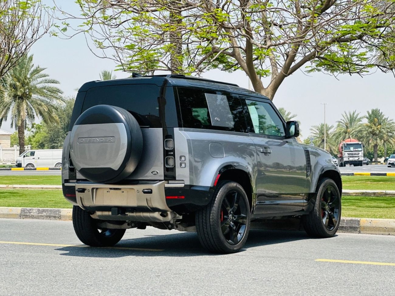 Land Rover Defender P300 90 SE LAND ROVER DEFENDER MODEL 2021 V6 LOW MILAGE