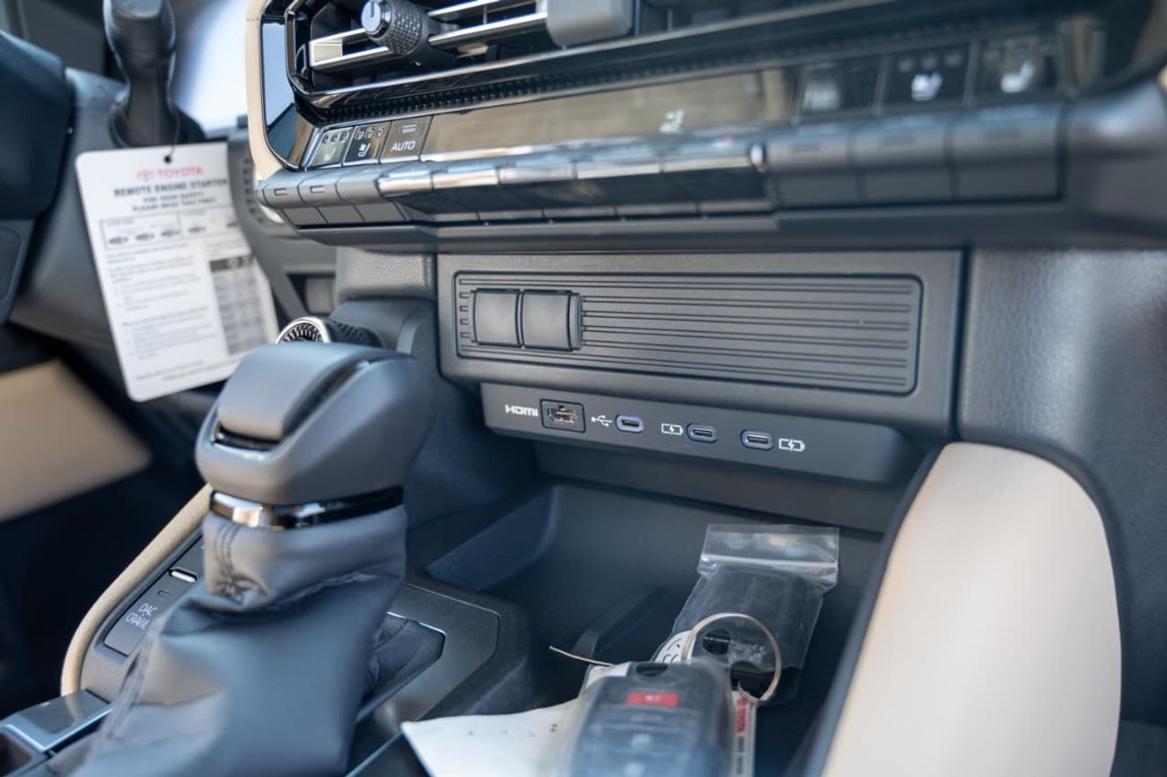 تويوتا برادو 2.4L Turbocharged | 4 Cylinder | Automatic | 7 Seater