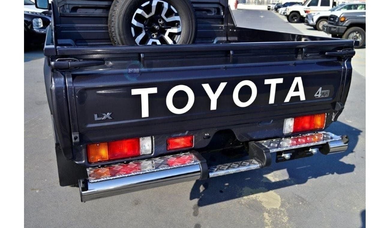 تويوتا لاند كروزر بيك آب 79 Double Cabin LX-Z 2.8L Diesel 4WD 5 Seater Automatic