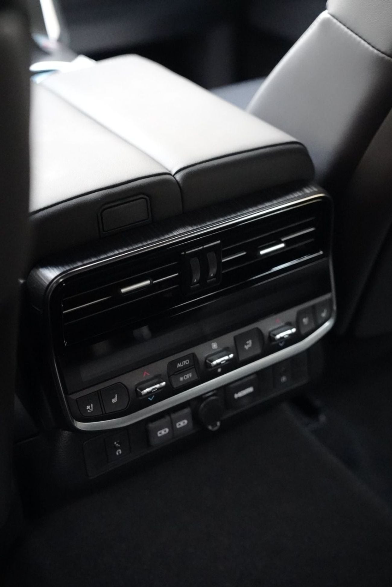 Toyota Land Cruiser VXR