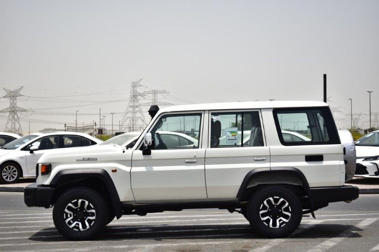 Toyota Land Cruiser 70 2025 MODEL TOYOTA LAND CRUISER 76 HARDTOP SDLX V6 4.0L PETROL 4WD 5-SEATER AUTOMATIC TRANSMISSION