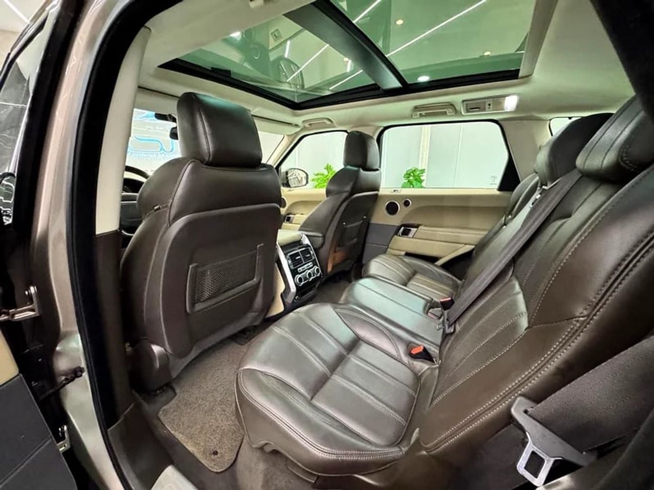 Land Rover Range Rover Sport SUPERCHARGED || GCC II FULLY LOADED || FOOTSTEPS || GIVEN WARRANTY