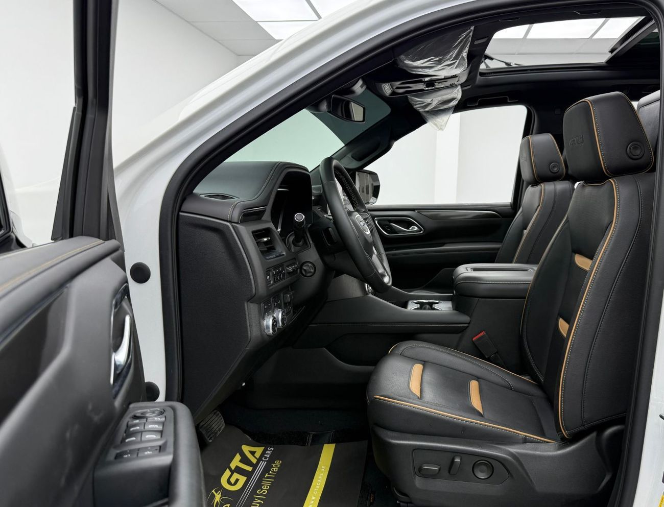 GMC Yukon  2023 GMC Yukon AT4, 2027 GMC Warranty, Full GMC Service History, Very Low Km, 7 Seater, GCC