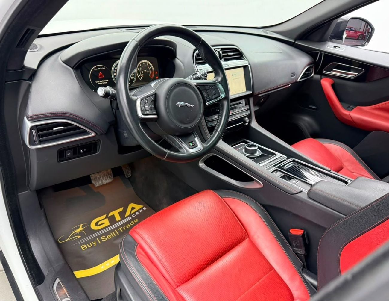 Jaguar F-PACE R-SPORT 2017 Jaguar F-Pace R-Sport, Full Service History, Excellent Condition, GCC