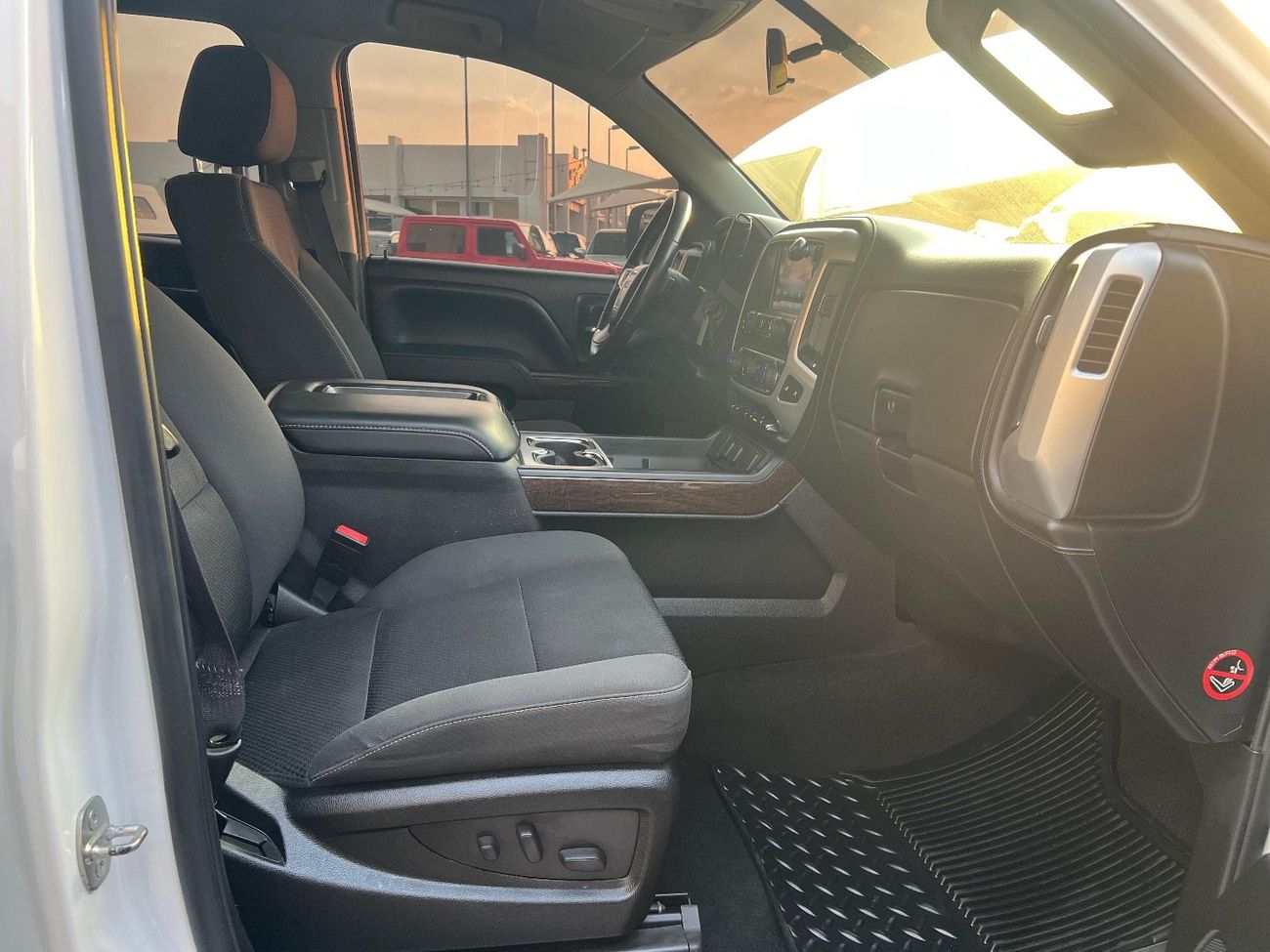 جي أم سي سييرا 1500 SLE 5.3L Double Cab Utility 4WD