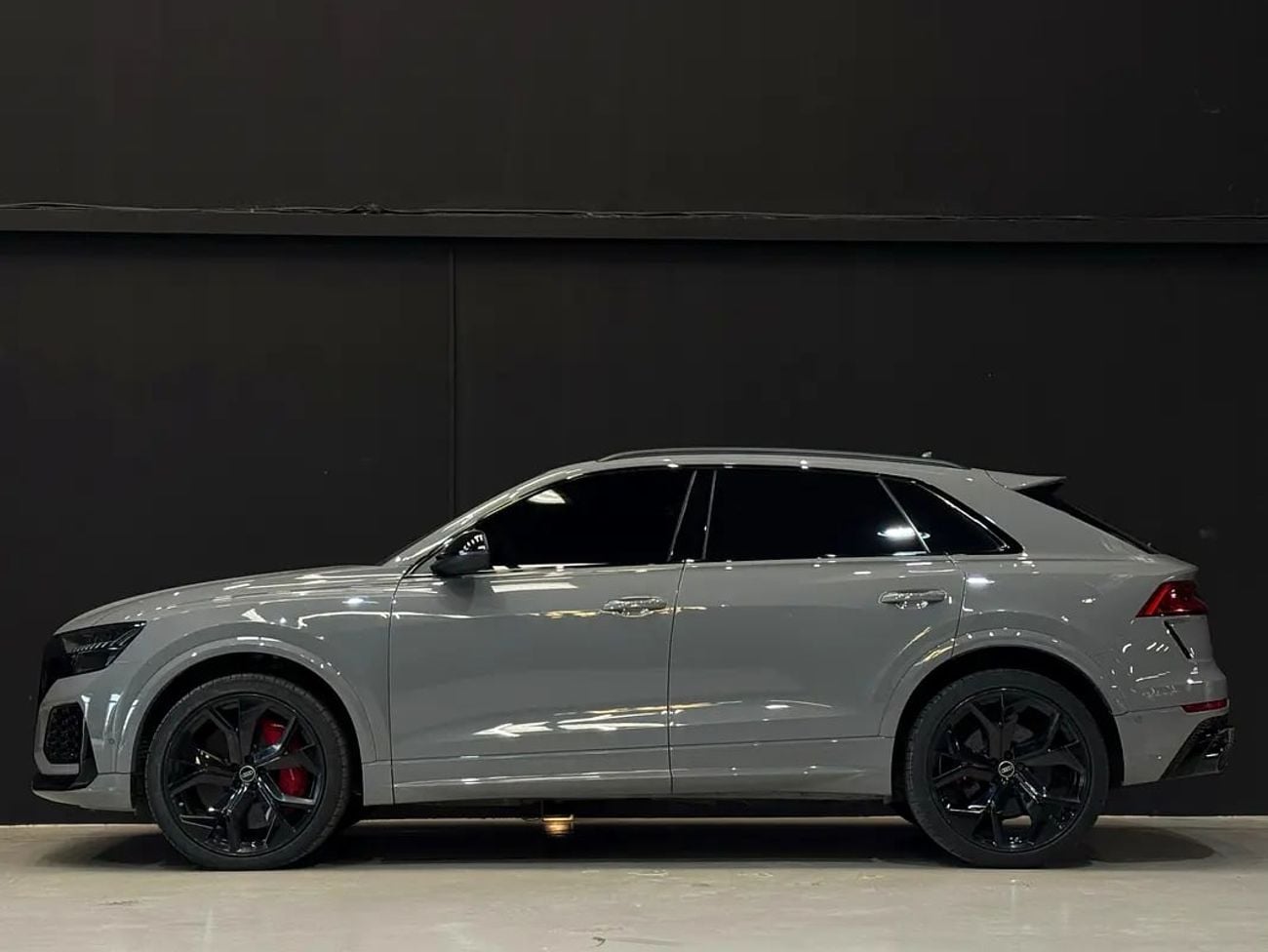 Audi RS Q8 4.0 TFSI quattro S tronic - European Specs - Pristine Condition