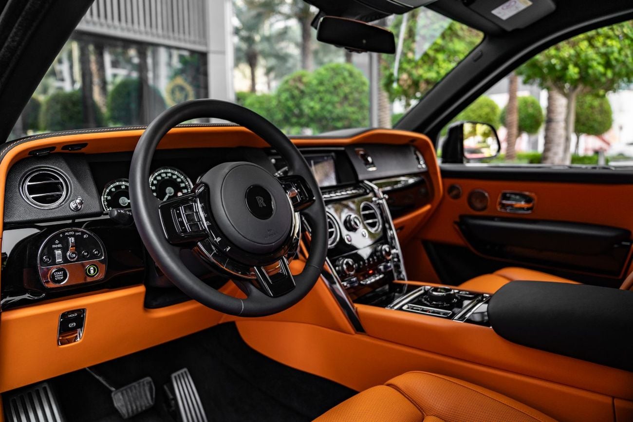 Rolls Royce Cullinan BLACK BADGE Fully loaded 2keys Original paint No Accident Under Warranty and Service Contract