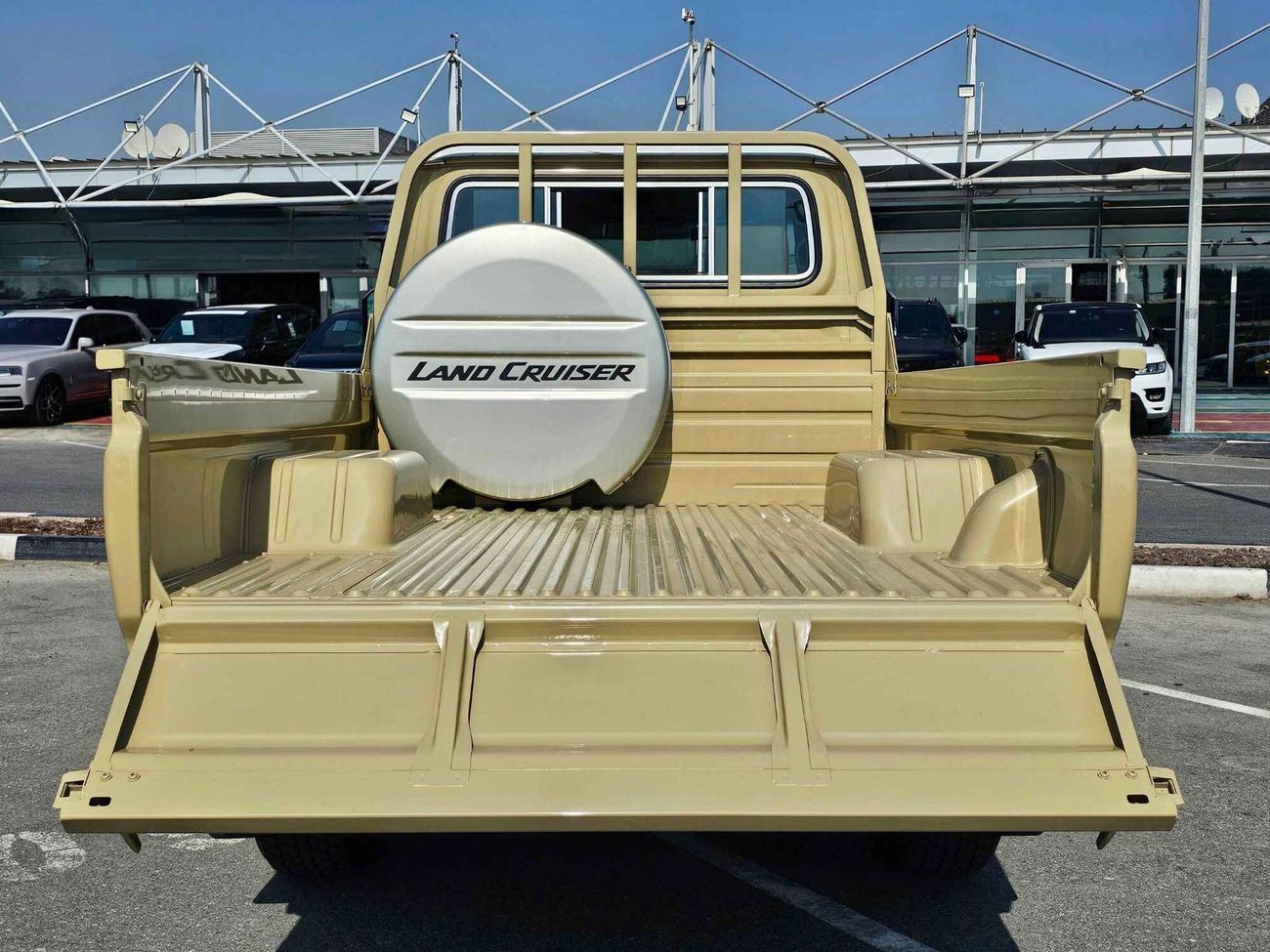 Toyota Land Cruiser Pick Up LC79 / 2.8L V4 Diesel / A/T / Singal Cabin / 4WD / FULL Option / SPECIAL OFFER