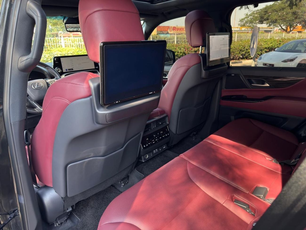 Lexus LX 600 Signature 3.5L ( CYL)