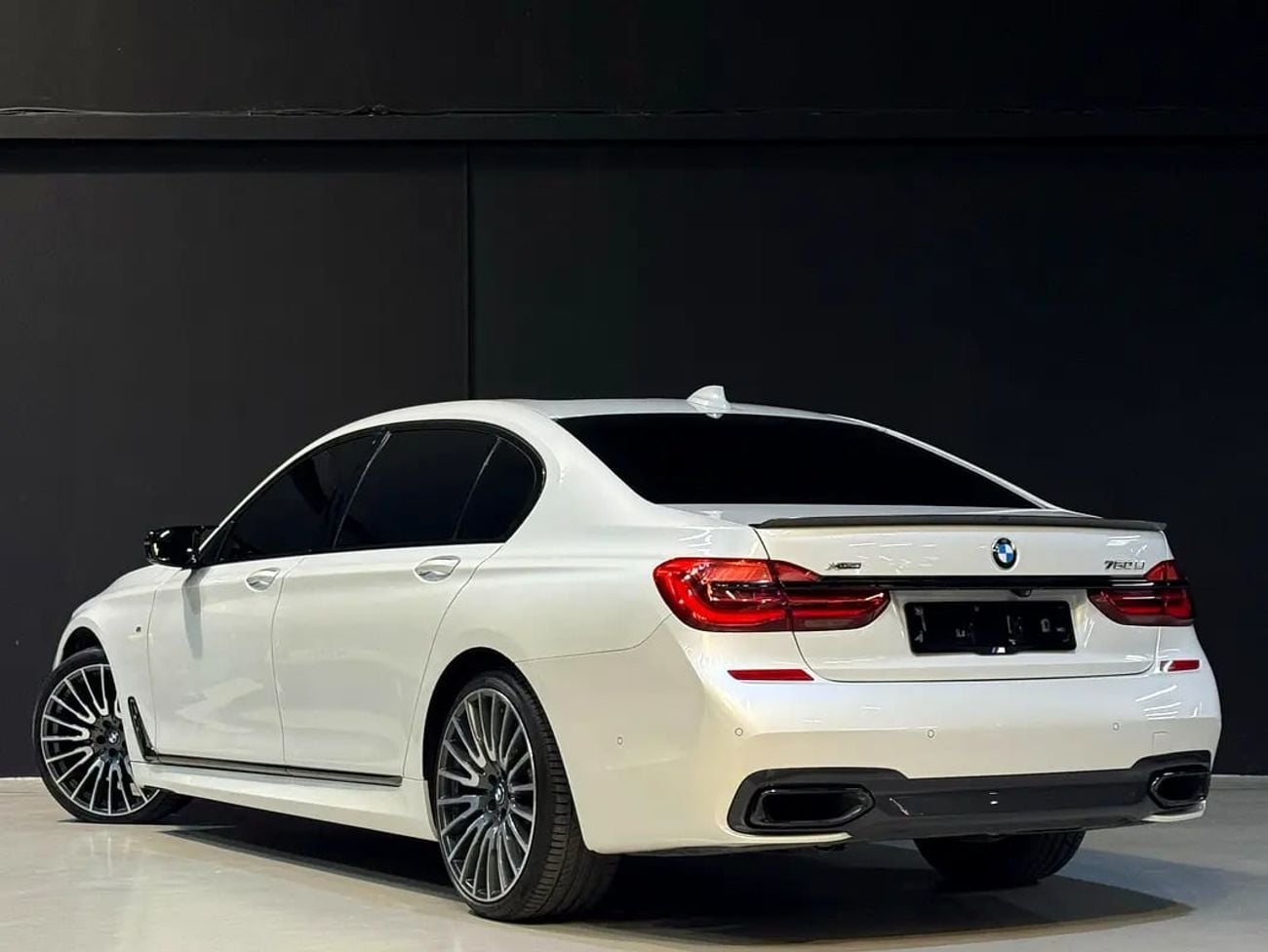 BMW 750Li 750Li xDrive M Sport | GCC | 4.4L V8 | Luxury