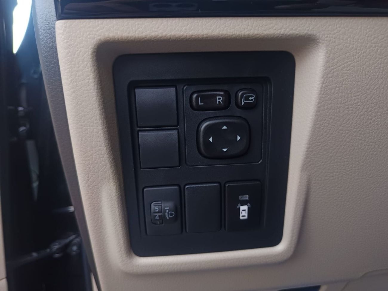 تويوتا برادو PRADO GXR 4.0L AWD BLACK 2022