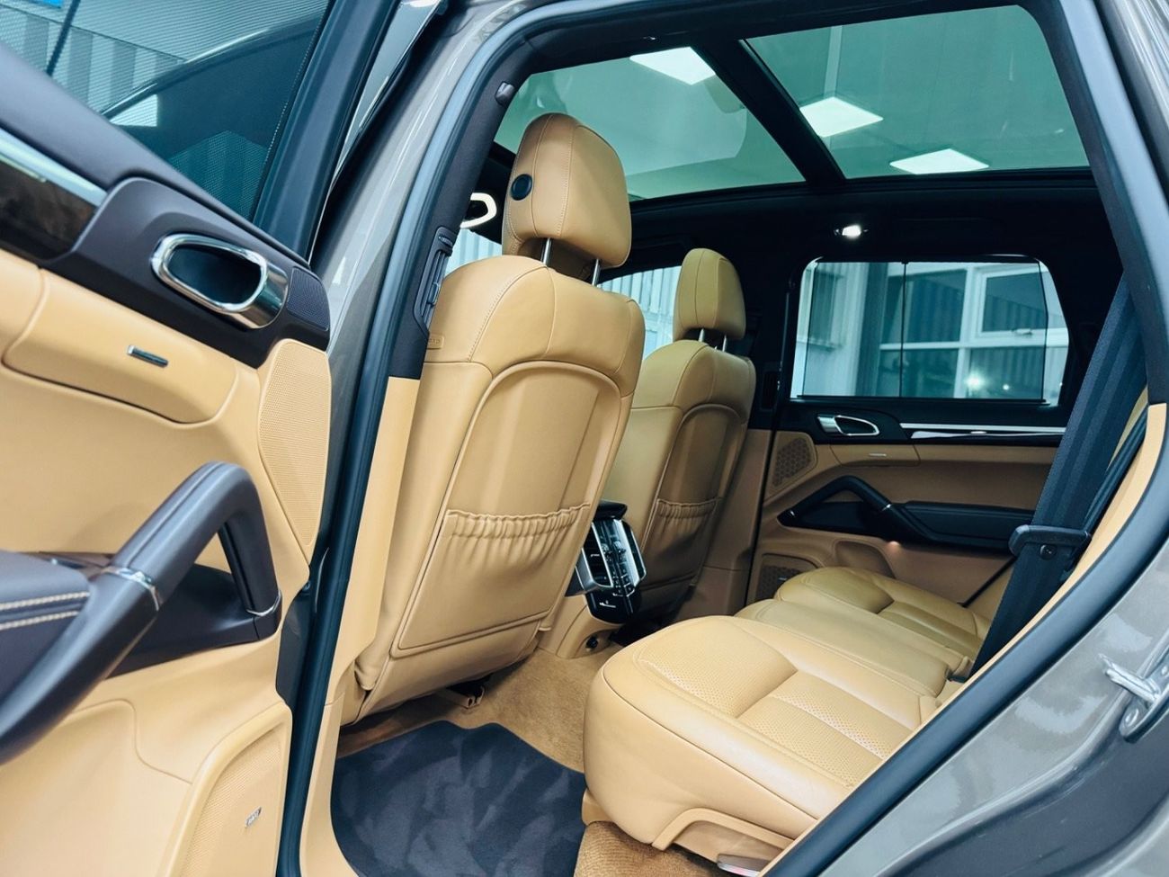 Porsche Cayenne GCC .. FSH .. Original Paint .. S .. Perfect Condition