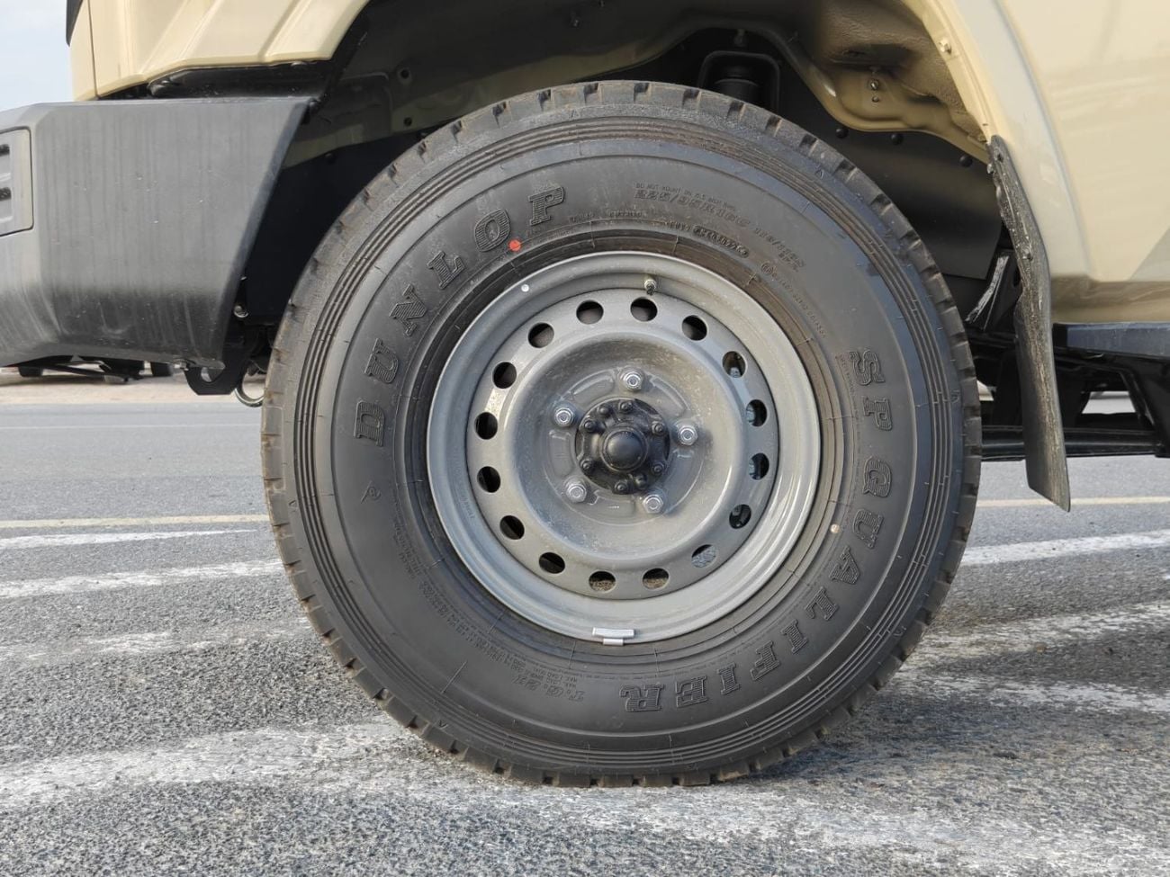 تويوتا لاند كروزر بيك آب 2026 TOYOTA LC 79 PICKUP 4L PETROL DOUBLE CABIN AT