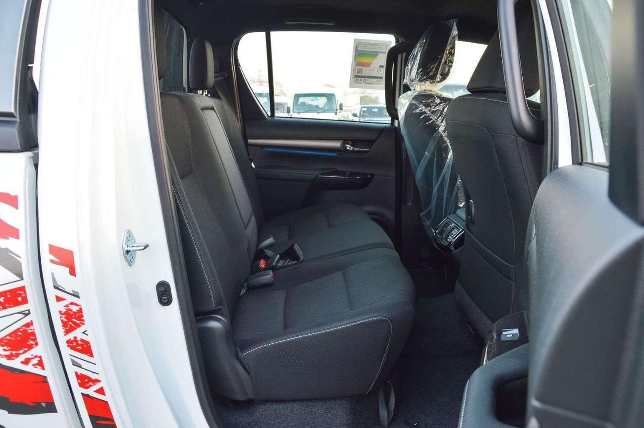 Toyota Hilux TOYOTA HILUX ADVENTURE 4.0L V6 AT 4WD PICKUP 2025