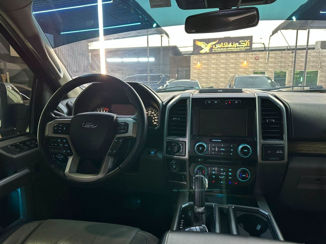 Ford F-150 LARIAT