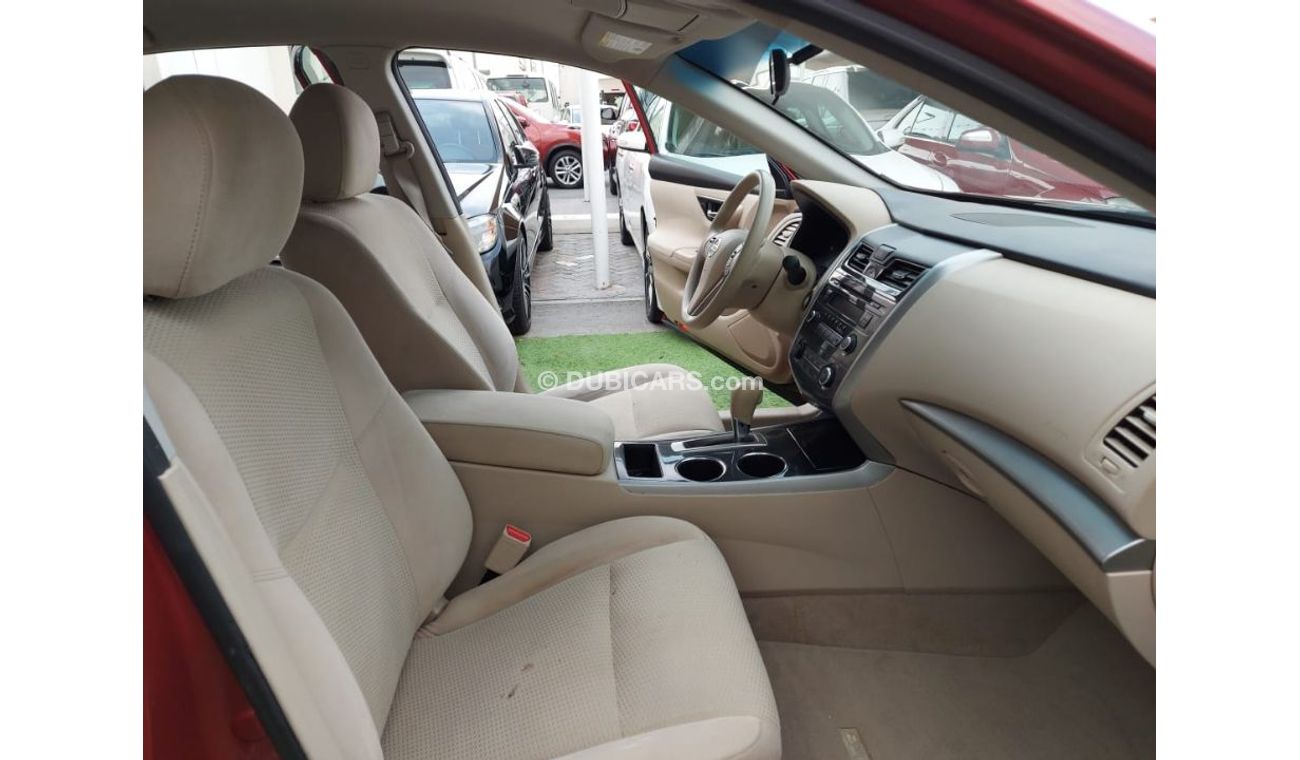 Nissan Altima 2014 model, American import, burgundy color, inside beige, cruise control, in excellent condition, y