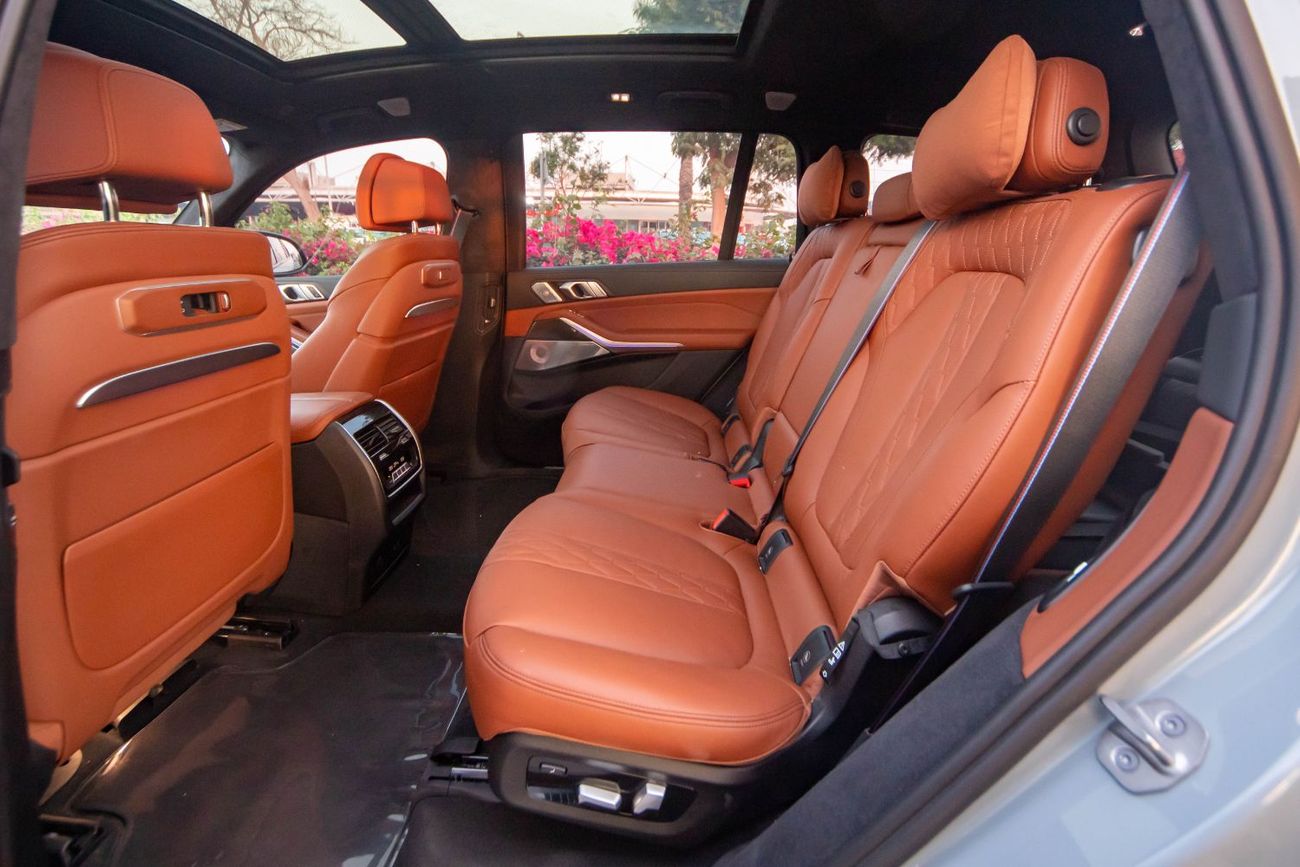 بي أم دبليو X7 xDriveM60i (6 Seats)