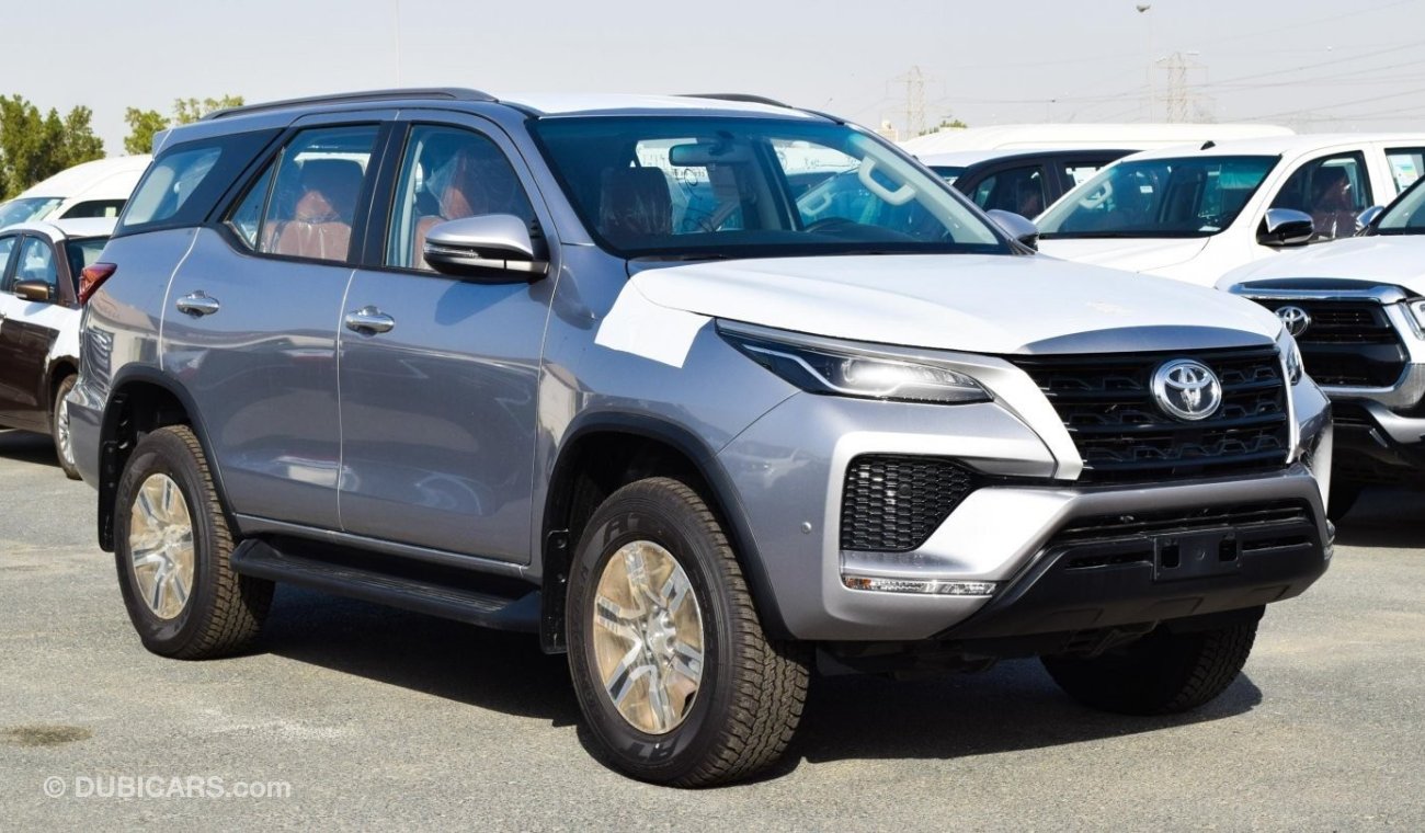 Toyota Fortuner 2022 2.7L Petrol  Full option with leather seats /automatic transmission /DVD/Rear Camera