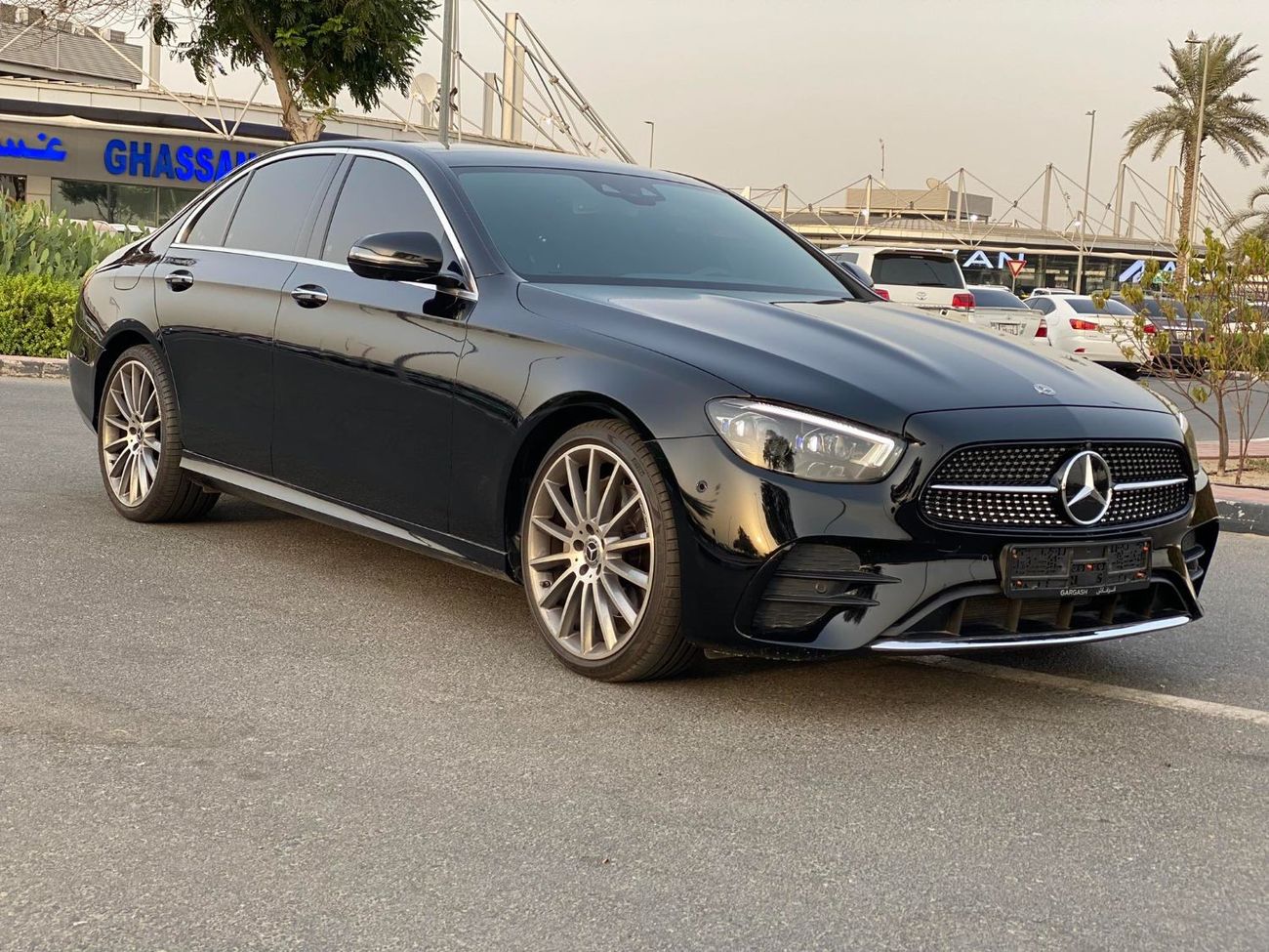 Mercedes-Benz E300 Premium GCC SPEC UNDER WARRANTY AND SERVICE