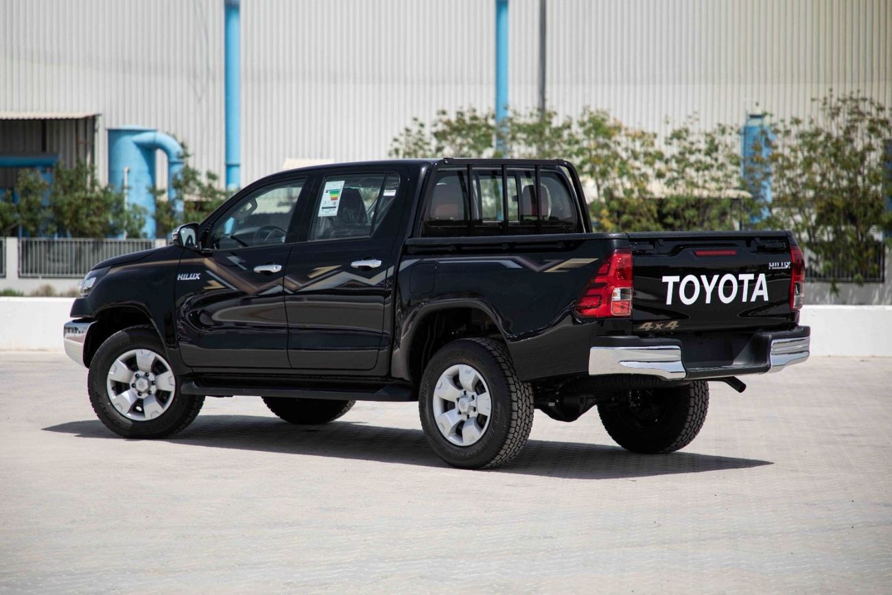 Toyota Hilux 2024 Toyota Hilux 4x4 DC 2.4 - Attitude Black inside Red